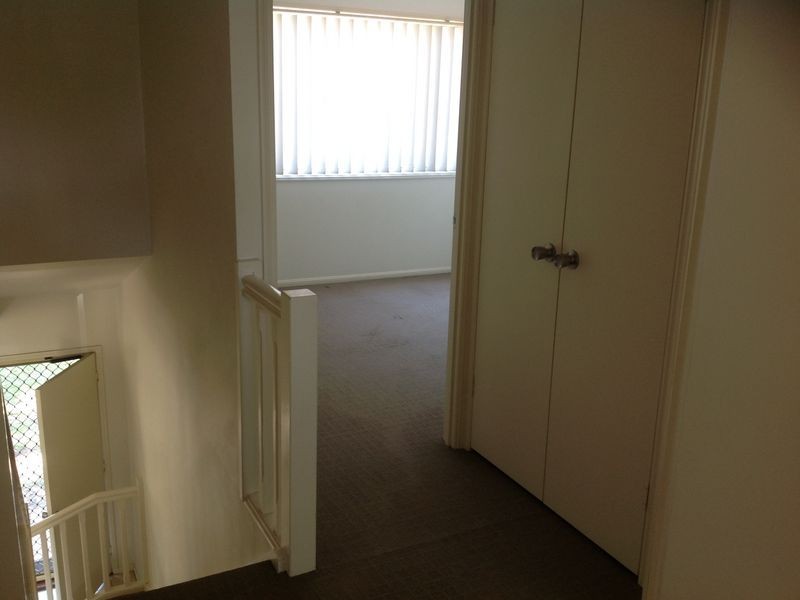 9/482 Pine Ridge Road, Coombabah QLD 4216