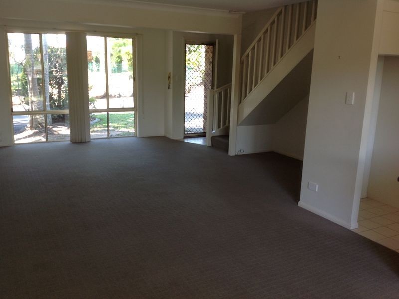 9/482 Pine Ridge Road, Coombabah QLD 4216