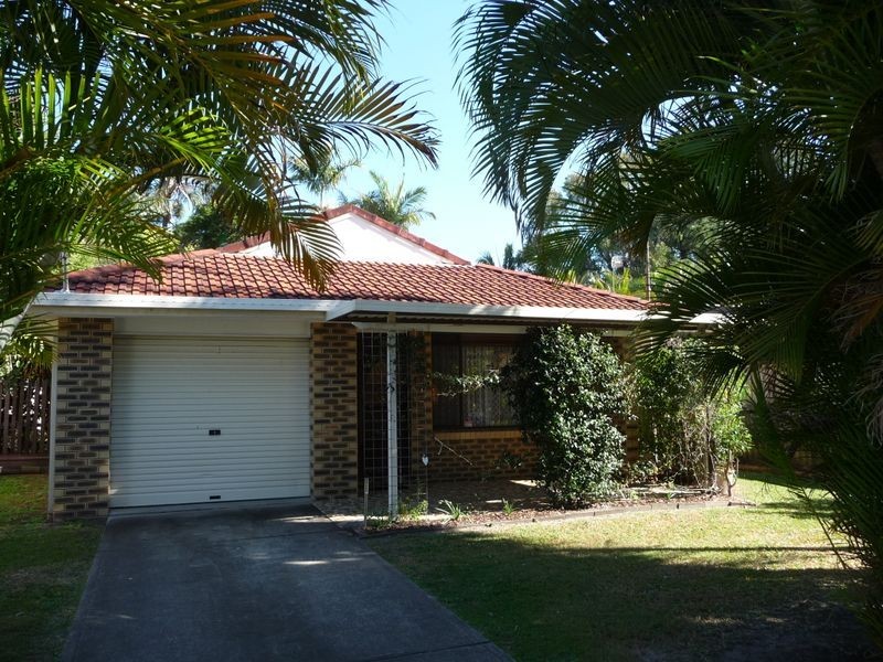 4 Magnolia Ave, Hollywell QLD 4216