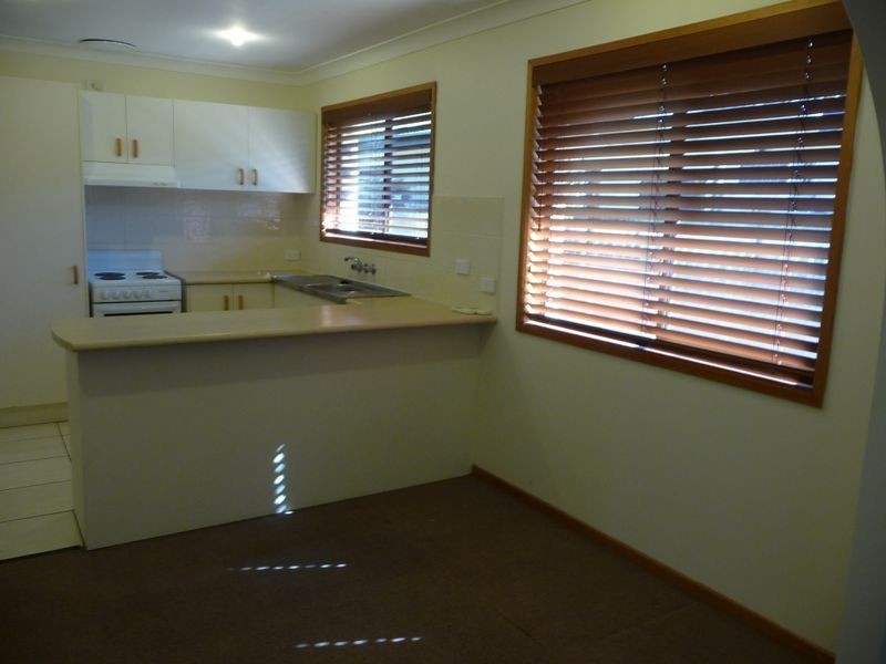 4 Magnolia Ave, Hollywell QLD 4216