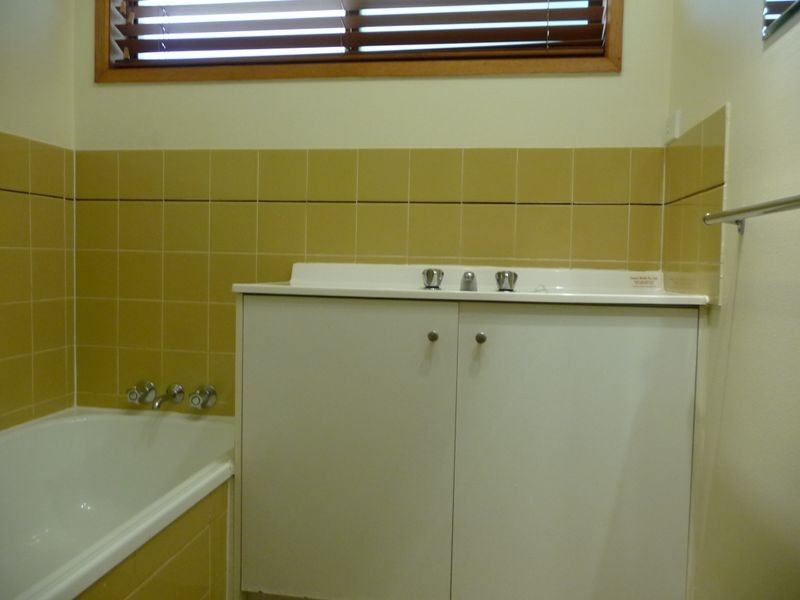 4 Magnolia Ave, Hollywell QLD 4216