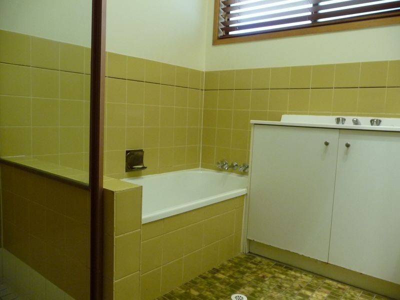 4 Magnolia Ave, Hollywell QLD 4216