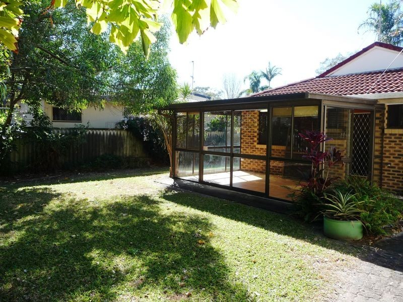 4 Magnolia Ave, Hollywell QLD 4216