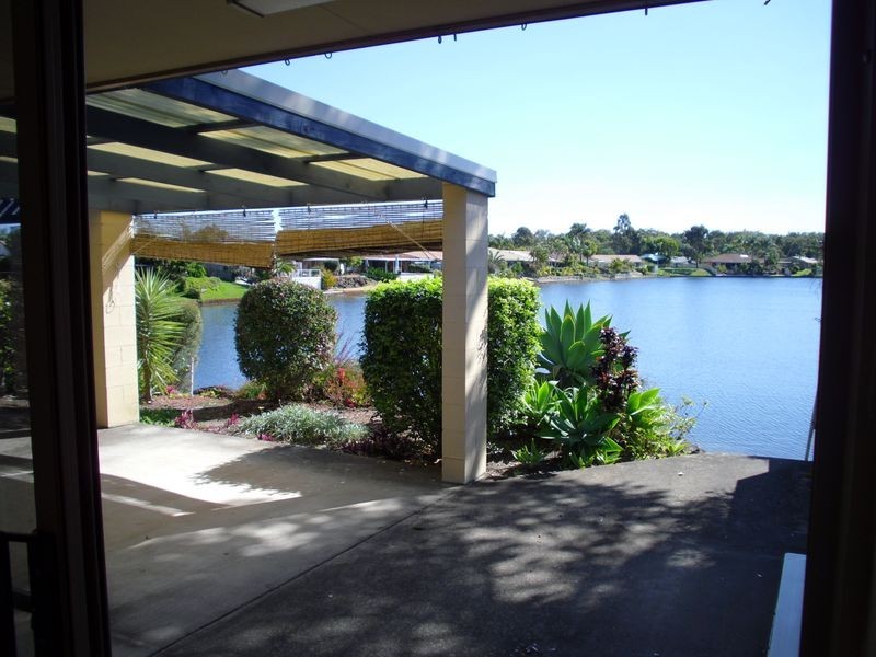 2/17 Kangaroo Avenue, Coombabah QLD 4216