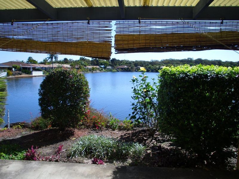 2/17 Kangaroo Avenue, Coombabah QLD 4216