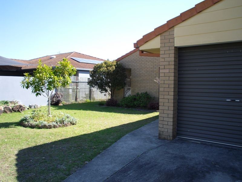 2/17 Kangaroo Avenue, Coombabah QLD 4216