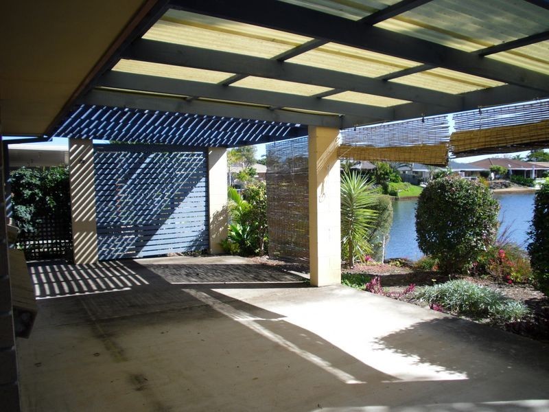 2/17 Kangaroo Avenue, Coombabah QLD 4216