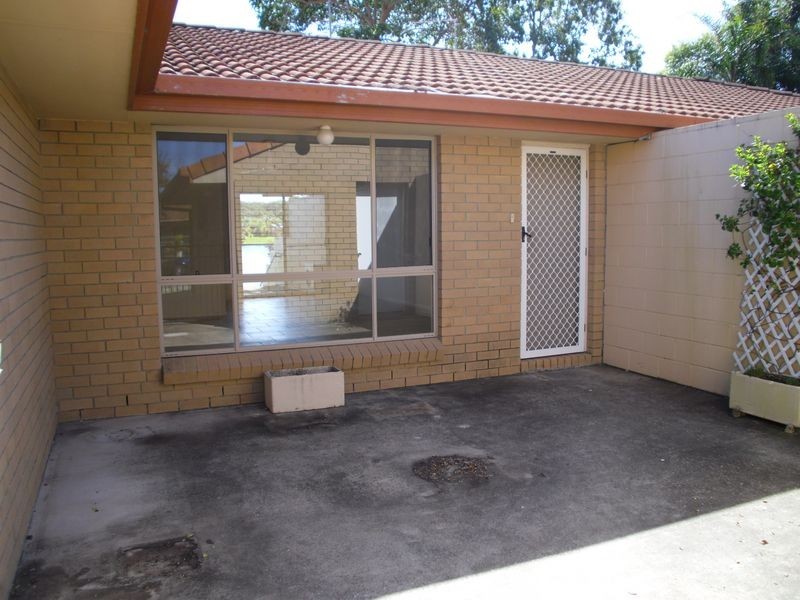 2/17 Kangaroo Avenue, Coombabah QLD 4216