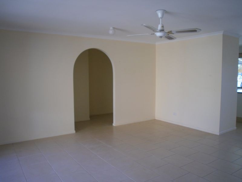 2/17 Kangaroo Avenue, Coombabah QLD 4216