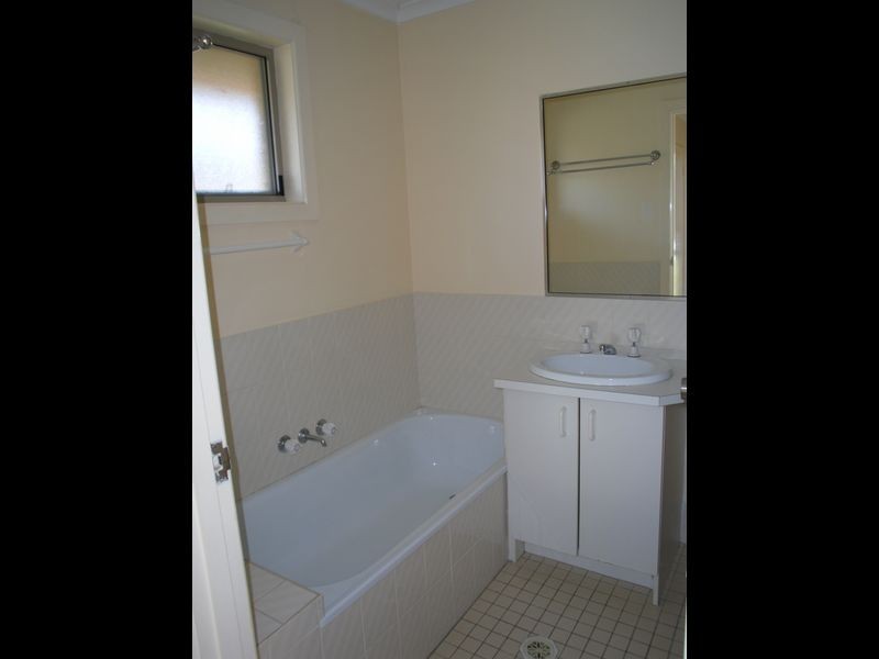 2/17 Kangaroo Avenue, Coombabah QLD 4216