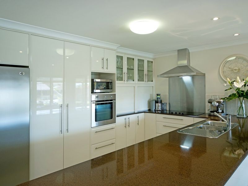 5 Seabreeze Street, Paradise Point QLD 4216