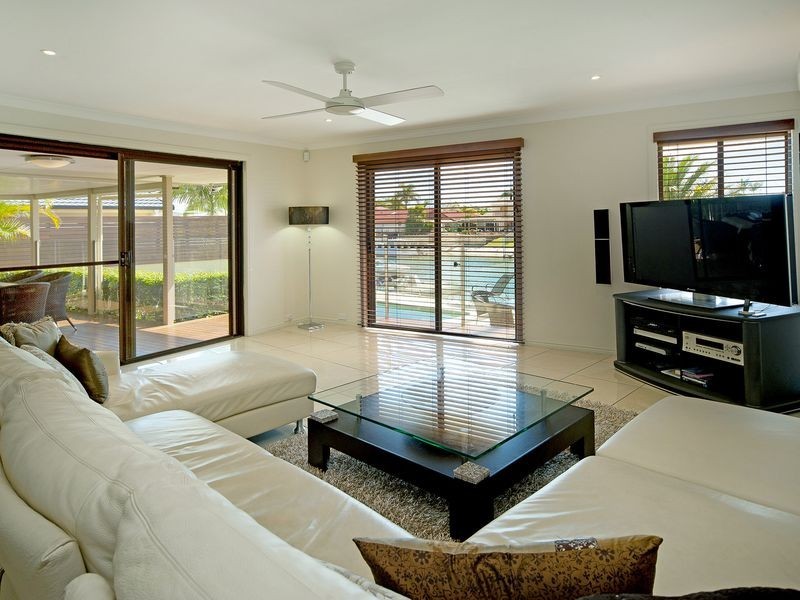 5 Seabreeze Street, Paradise Point QLD 4216