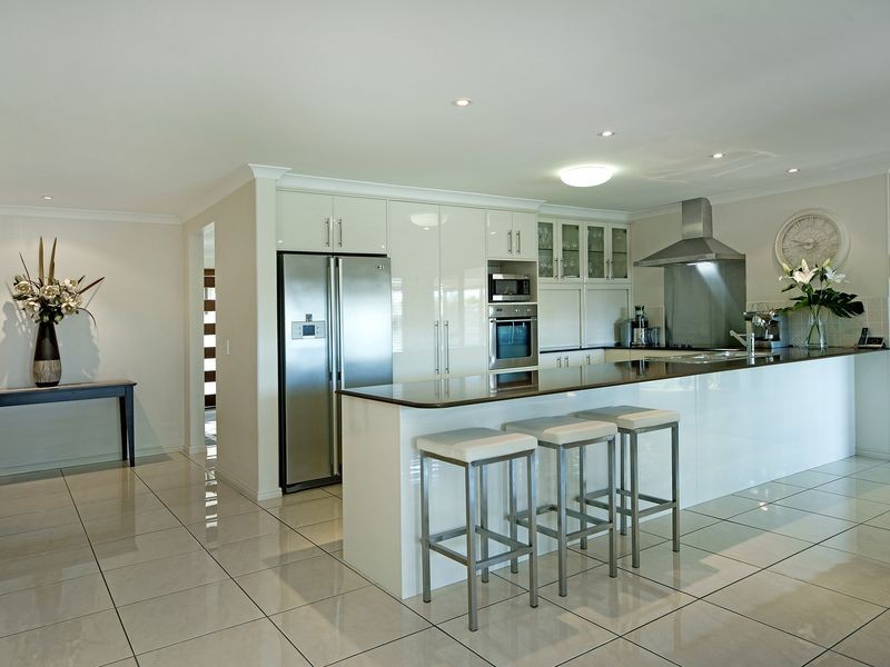 5 Seabreeze Street, Paradise Point QLD 4216
