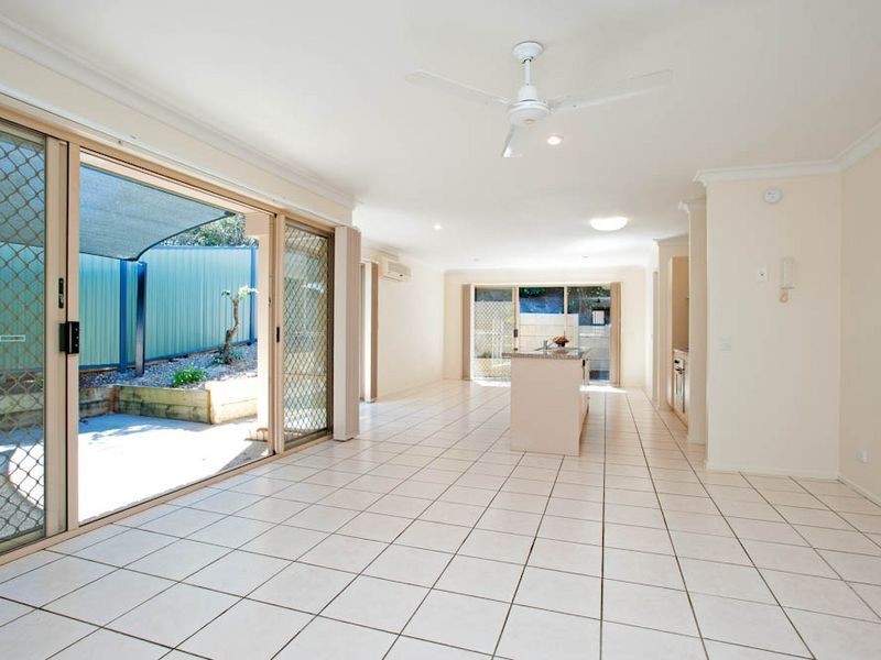 15/1 Archipelago Street, Pacific Pines QLD 4211