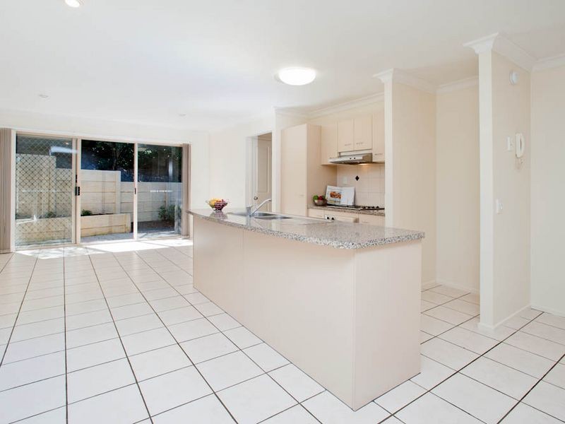 15/1 Archipelago Street, Pacific Pines QLD 4211