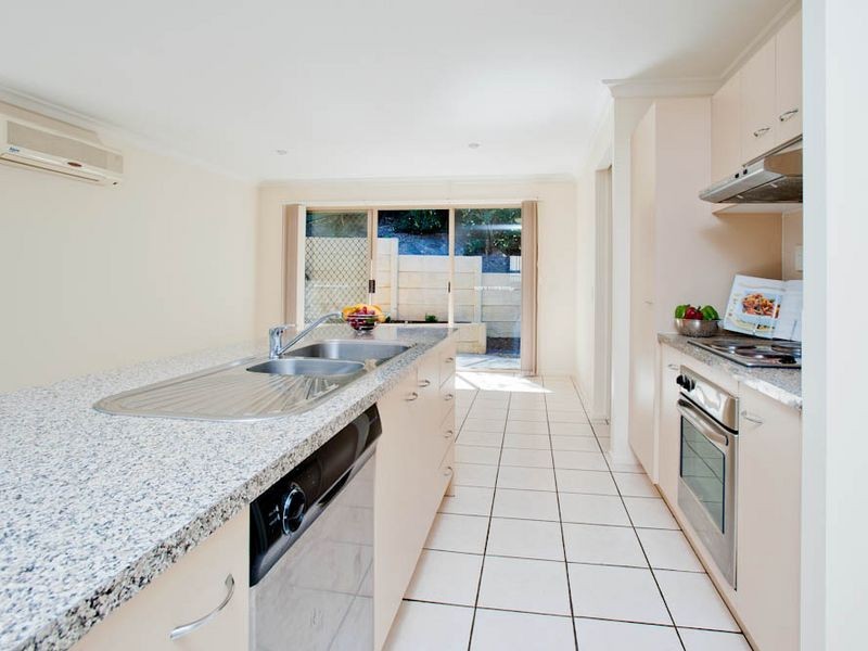 15/1 Archipelago Street, Pacific Pines QLD 4211