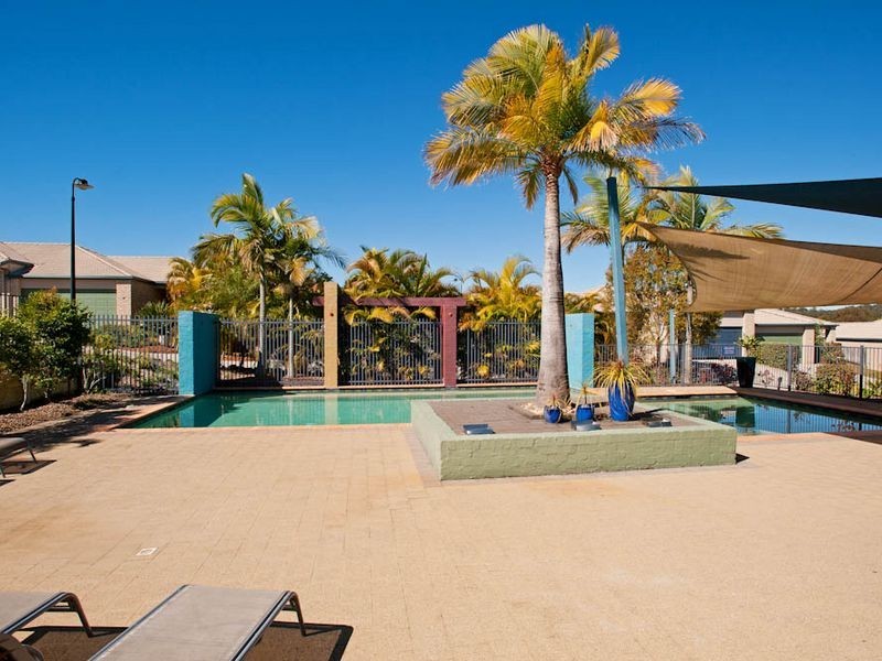 15/1 Archipelago Street, Pacific Pines QLD 4211
