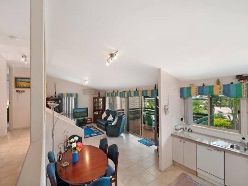 7 Erindale Court, Helensvale QLD 4212