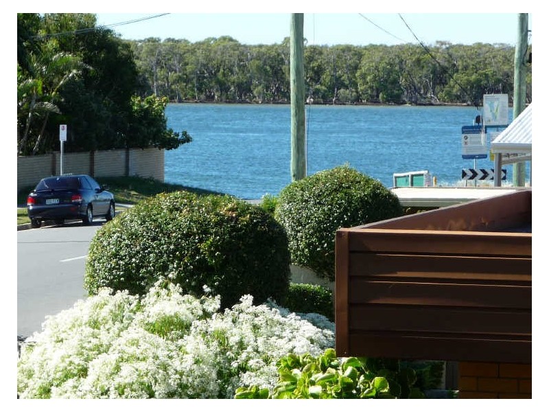 16 Howard Street, Runaway Bay QLD 4216