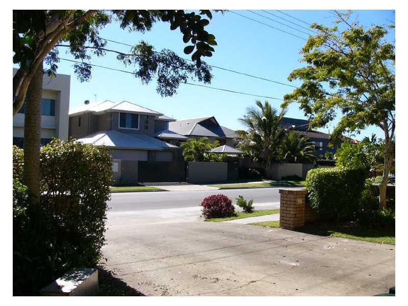 16 Howard Street, Runaway Bay QLD 4216