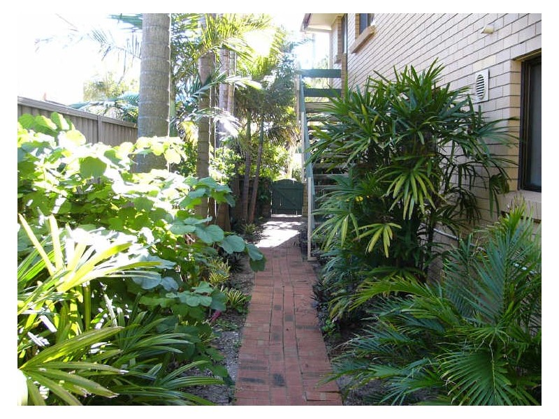 16 Howard Street, Runaway Bay QLD 4216