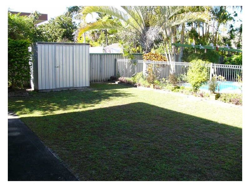 16 Howard Street, Runaway Bay QLD 4216