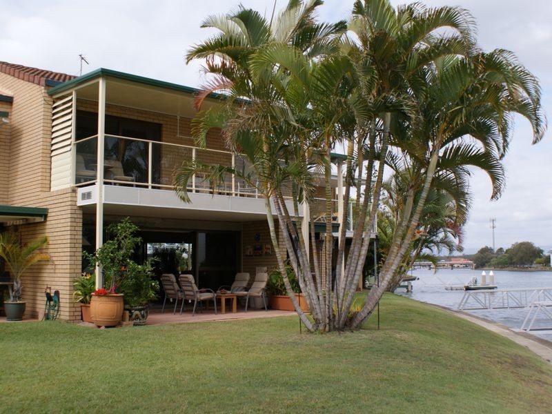 9/112 Bayview Street, Runaway Bay QLD 4216