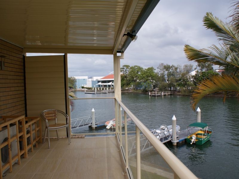 9/112 Bayview Street, Runaway Bay QLD 4216