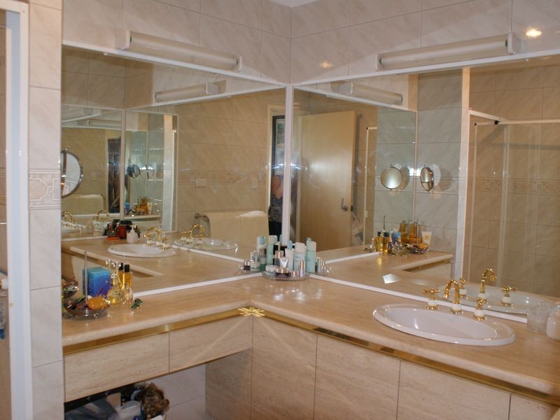 9/112 Bayview Street, Runaway Bay QLD 4216