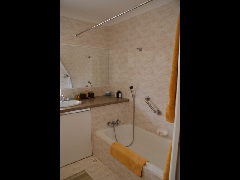 9/112 Bayview Street, Runaway Bay QLD 4216