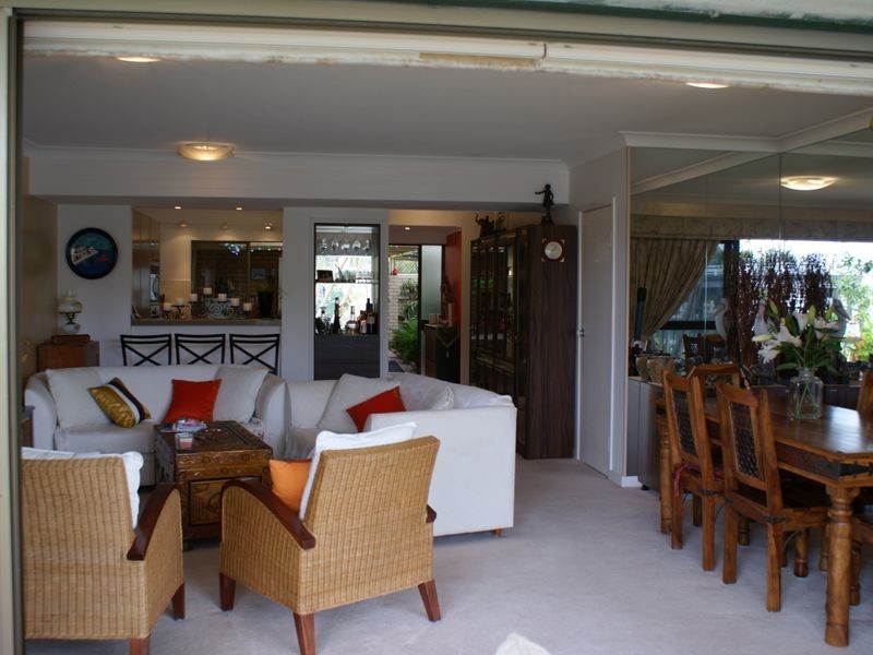 9/112 Bayview Street, Runaway Bay QLD 4216