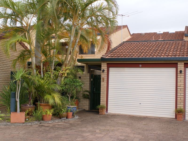 9/112 Bayview Street, Runaway Bay QLD 4216