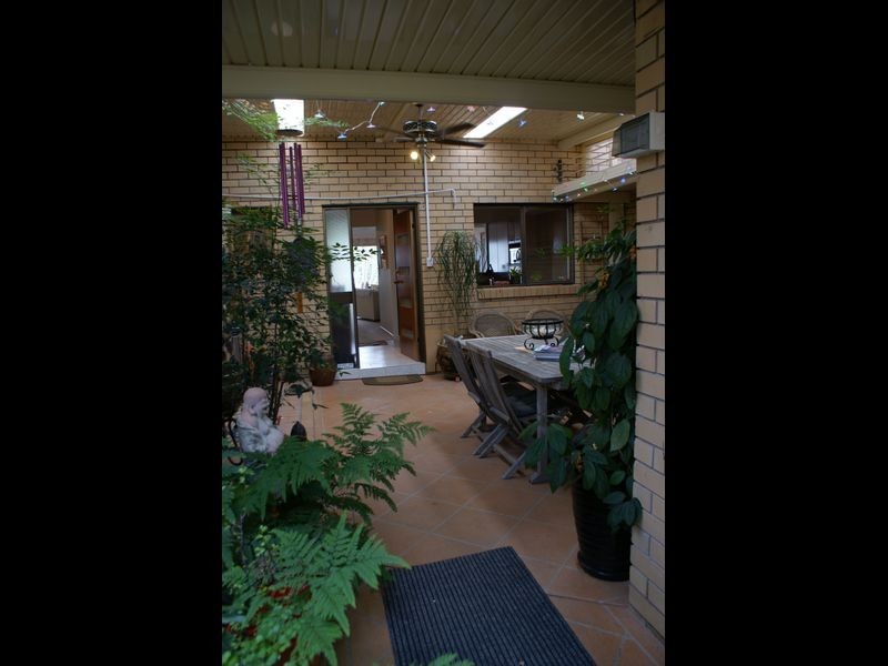 9/112 Bayview Street, Runaway Bay QLD 4216