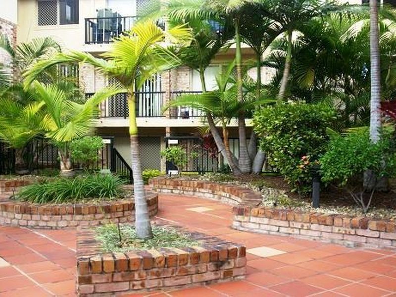 6/14 Spendelove Street, Southport QLD 4215