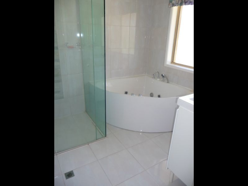 3/469 Pine Ridge Road, Coombabah QLD 4216