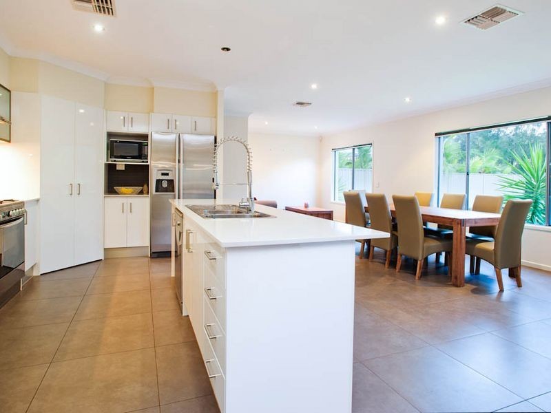 36 Rhodium Crescent, Hope Island QLD 4212