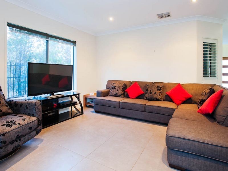36 Rhodium Crescent, Hope Island QLD 4212