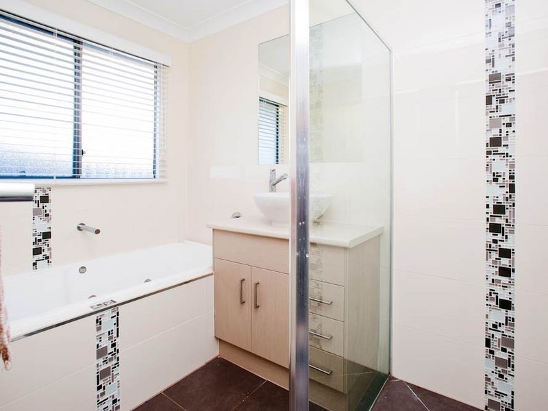 36 Rhodium Crescent, Hope Island QLD 4212