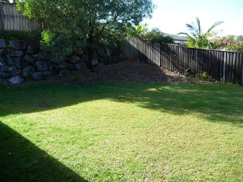 13 Stromlo Court, Pacific Pines QLD 4211