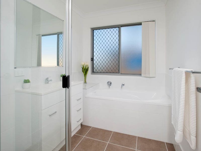 29 Flame Trees Court, Maudsland QLD 4210
