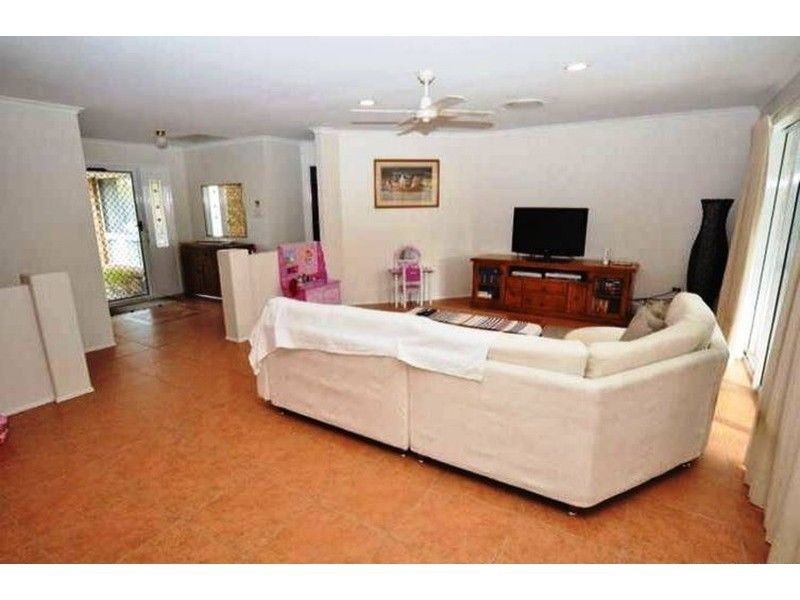 32 Daintree Drive, Parkwood QLD 4214