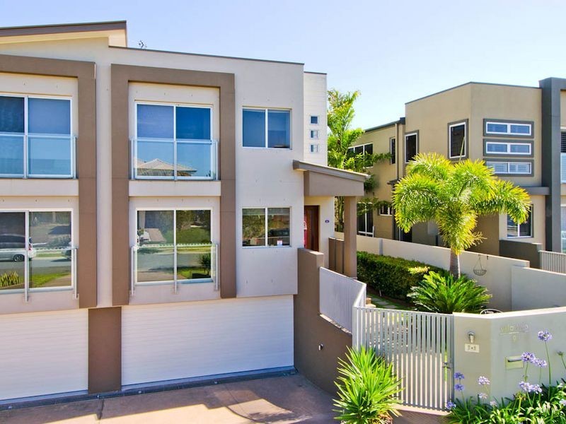 2/9 South Quay Drive, Biggera Waters QLD 4216