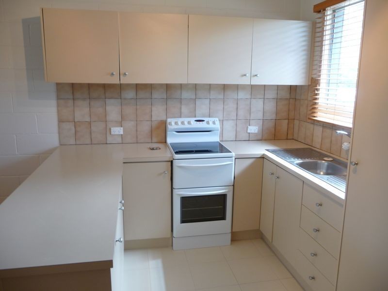 2/41 Errol Avenue, Paradise Point QLD 4216