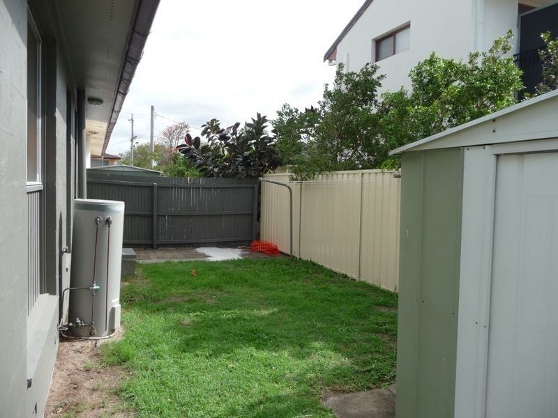 2/41 Errol Avenue, Paradise Point QLD 4216