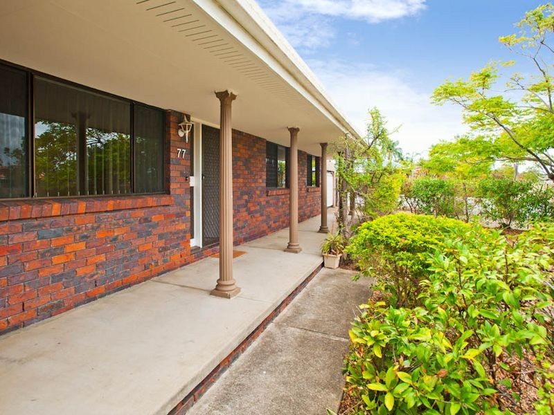 77 Oxley Drive, Paradise Point QLD 4216