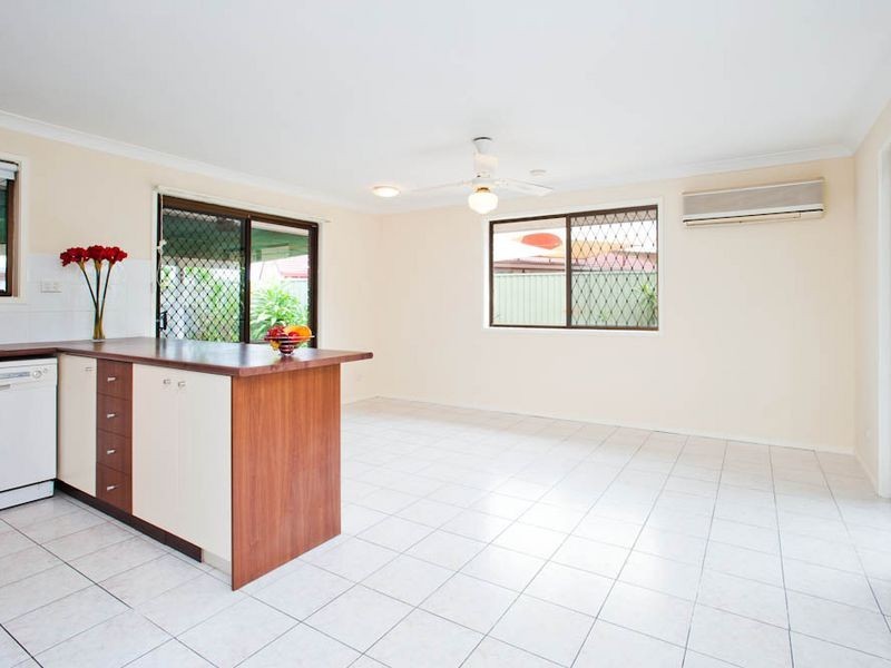77 Oxley Drive, Paradise Point QLD 4216
