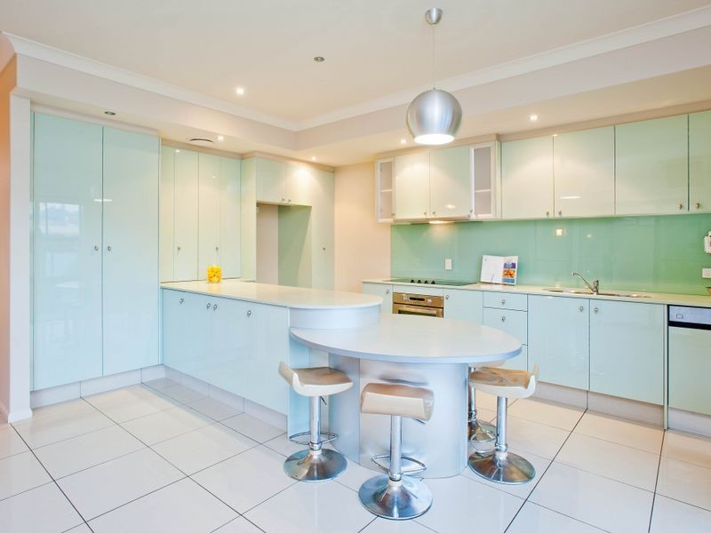 89 Edinburgh Road, Benowa QLD 4217