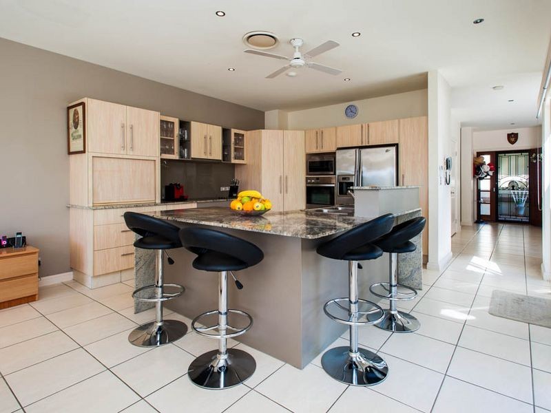 5202 Marine Drive West, Sanctuary Cove QLD 4212