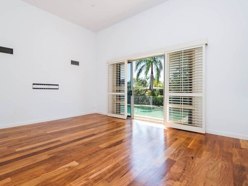 25 Karema Crescent, Runaway Bay QLD 4216