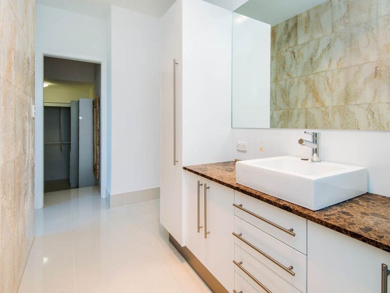 25 Karema Crescent, Runaway Bay QLD 4216